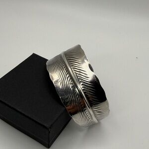 VTG Stuart Nye Handmade Sterling Leaf Cuff Bracelet.
$57 obo